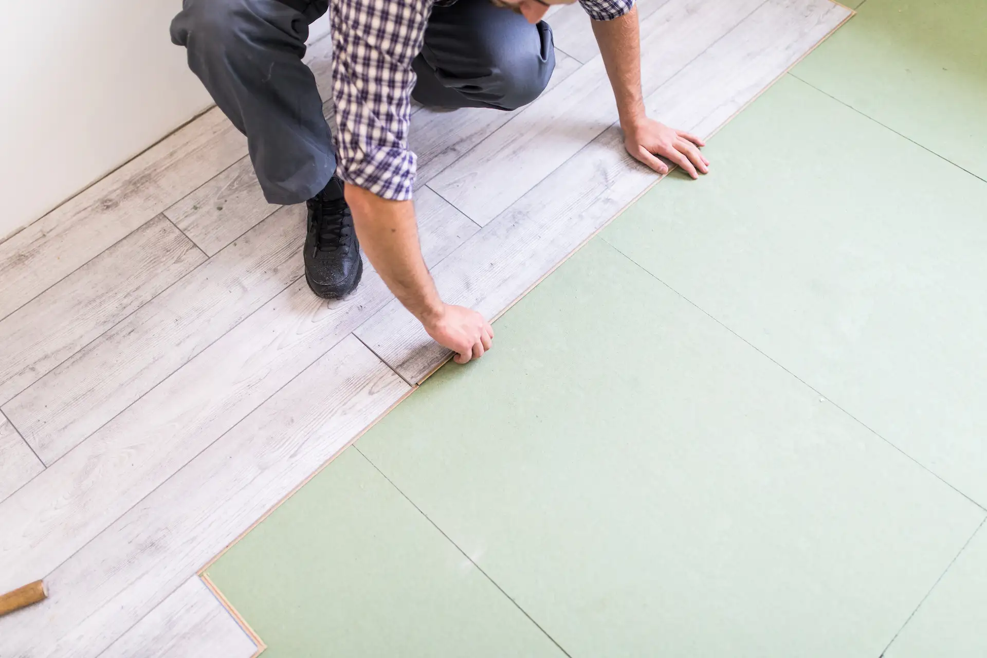 Suelo de parquet laminado resistente